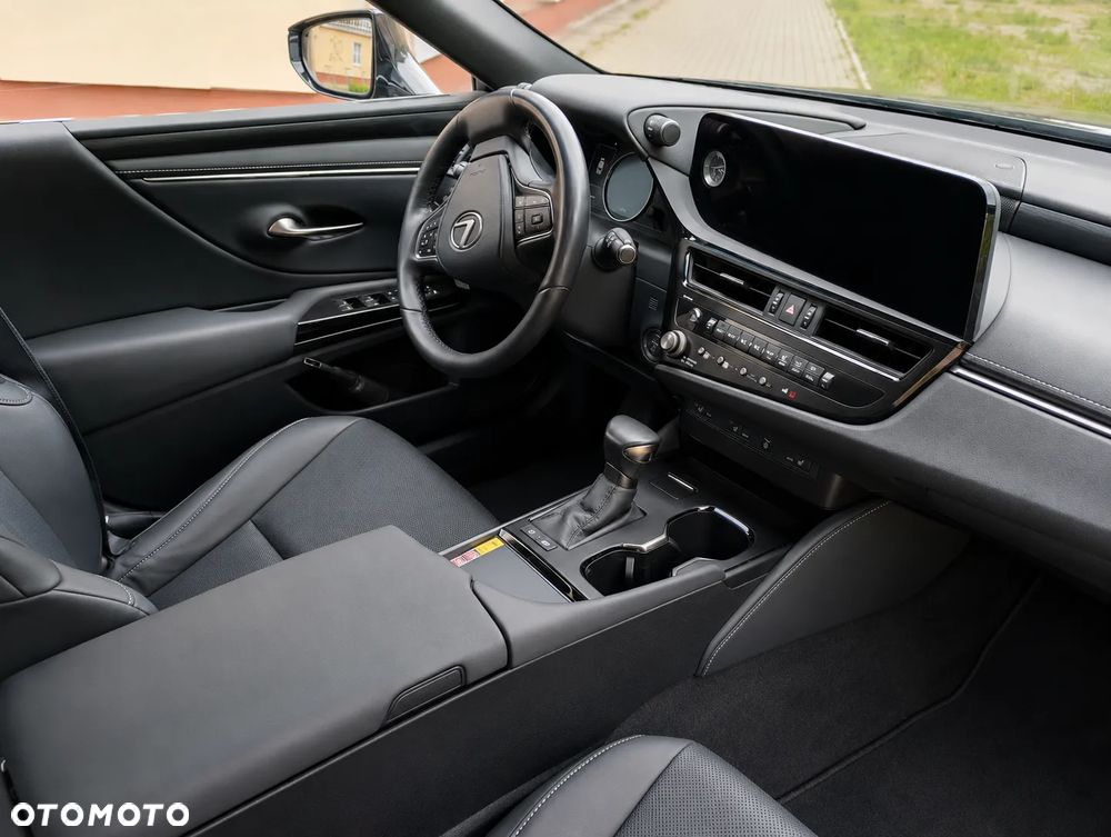 Lexus ES 300h Business Edition - 10