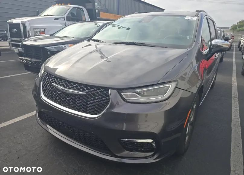 Chrysler Pacifica - 1