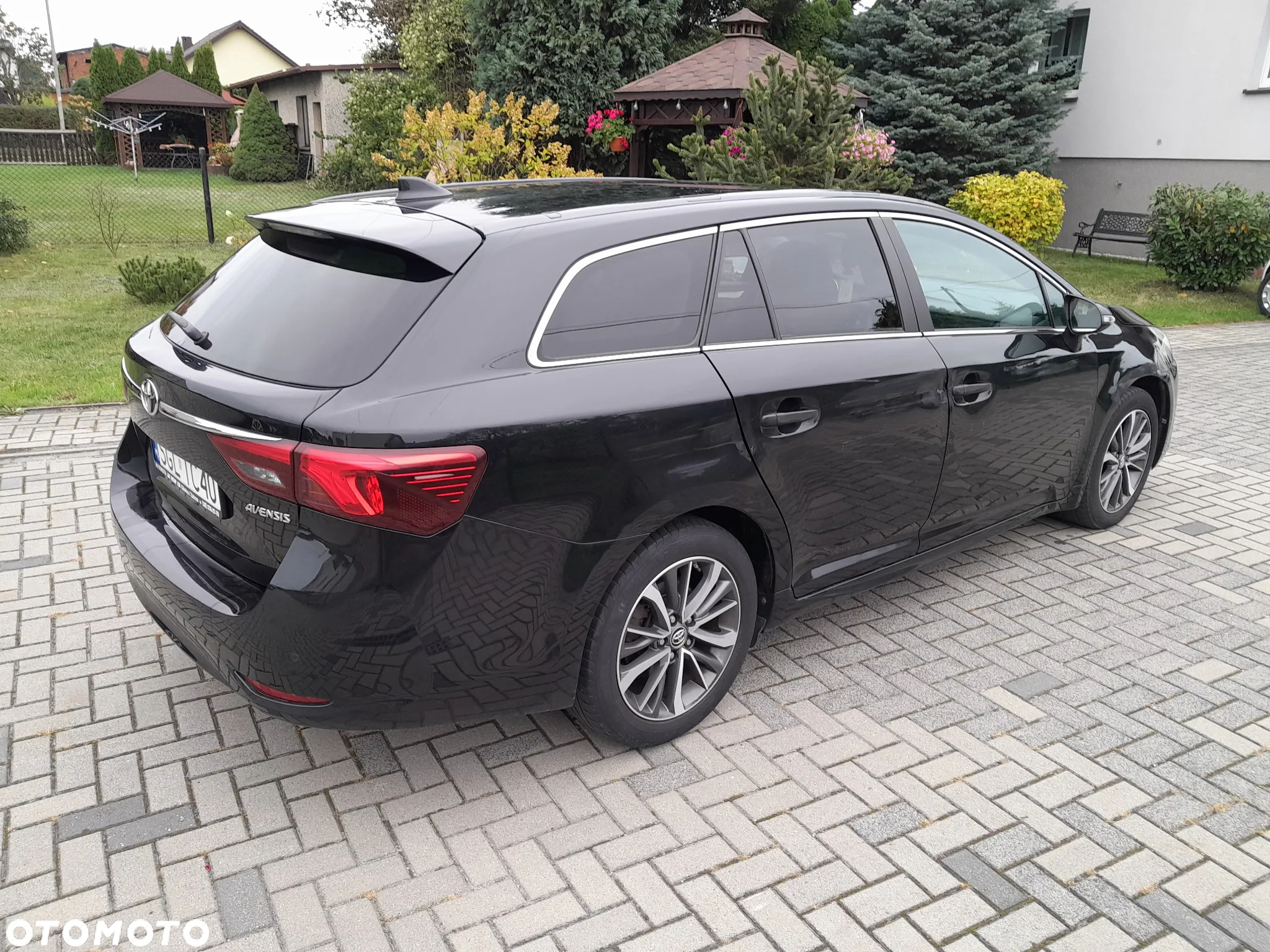 Toyota Avensis 2.0 D-4D Premium - 2