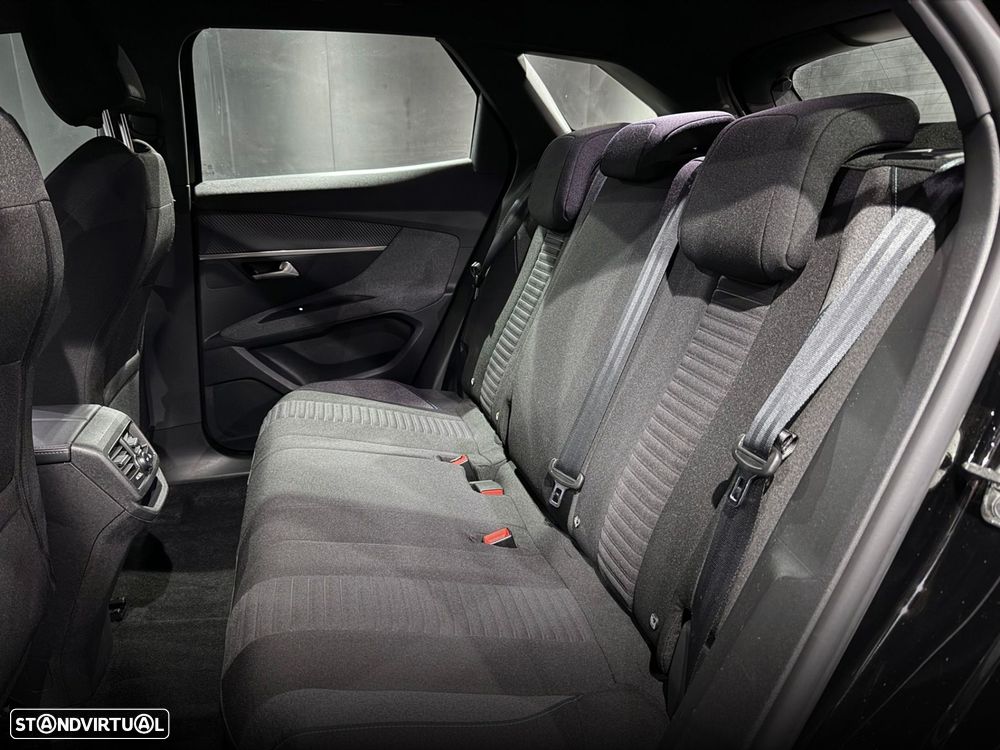 Peugeot 3008 1.5 BlueHDi Allure EAT8 - 29