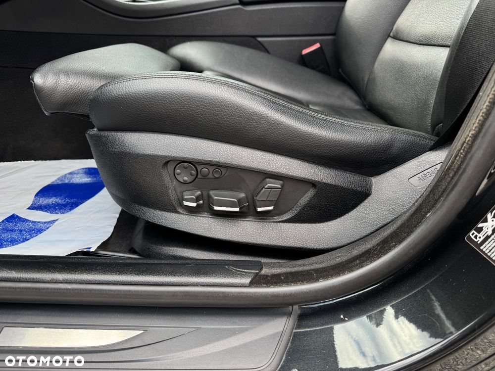 BMW Seria 5 528i xDrive Sport-Aut Modern Line - 25