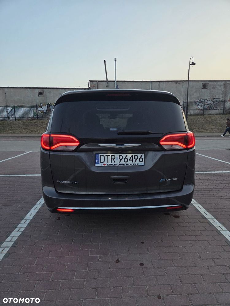 Chrysler Pacifica - 5