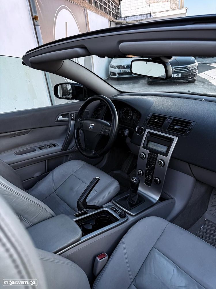 Volvo C70 2.0 D Momentum — photo 4
