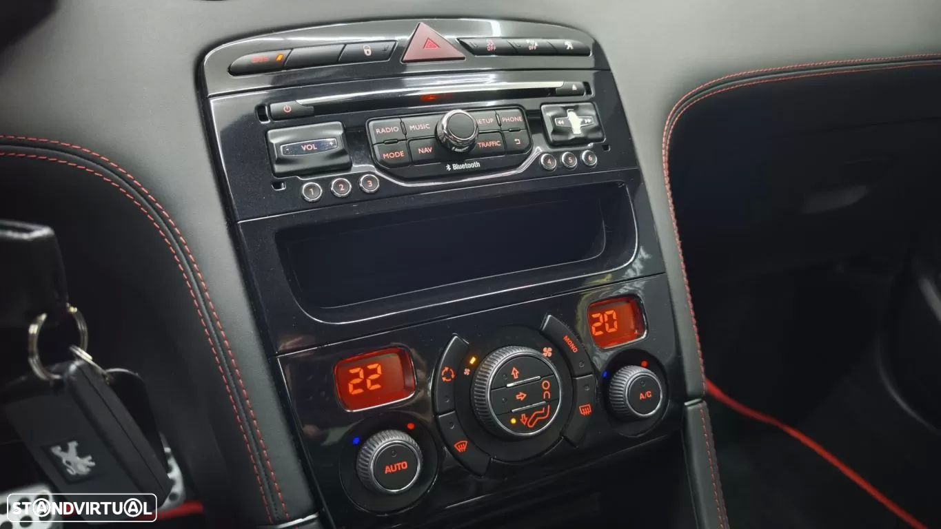 Peugeot RCZ 1.6 200 THP GT-Line - 38