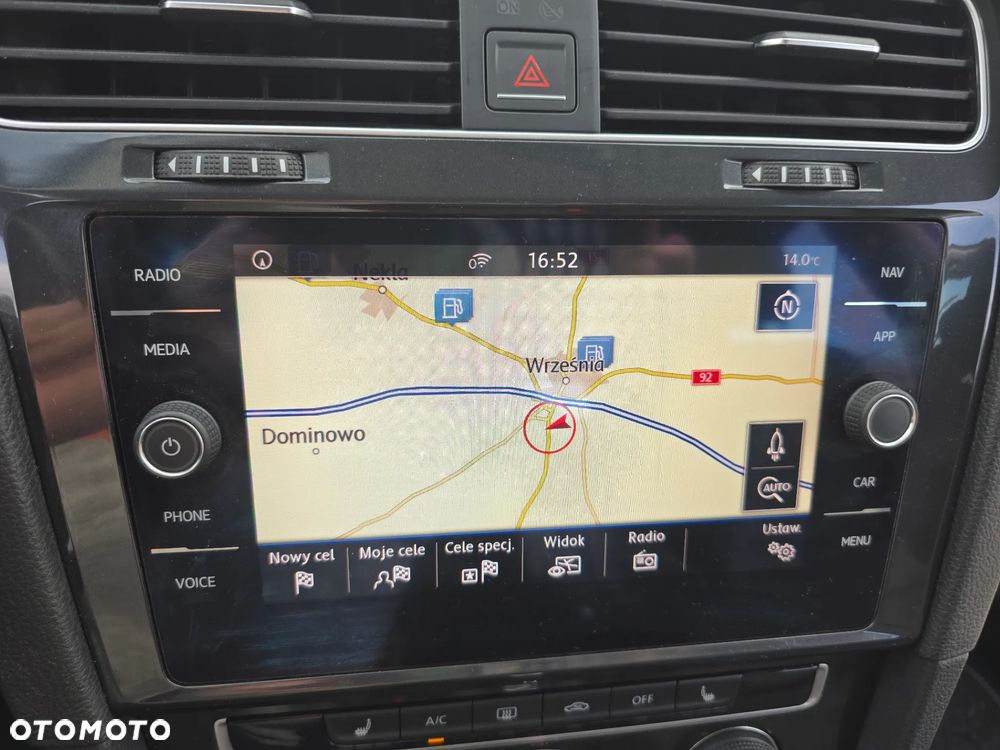 Volkswagen Golf - 29