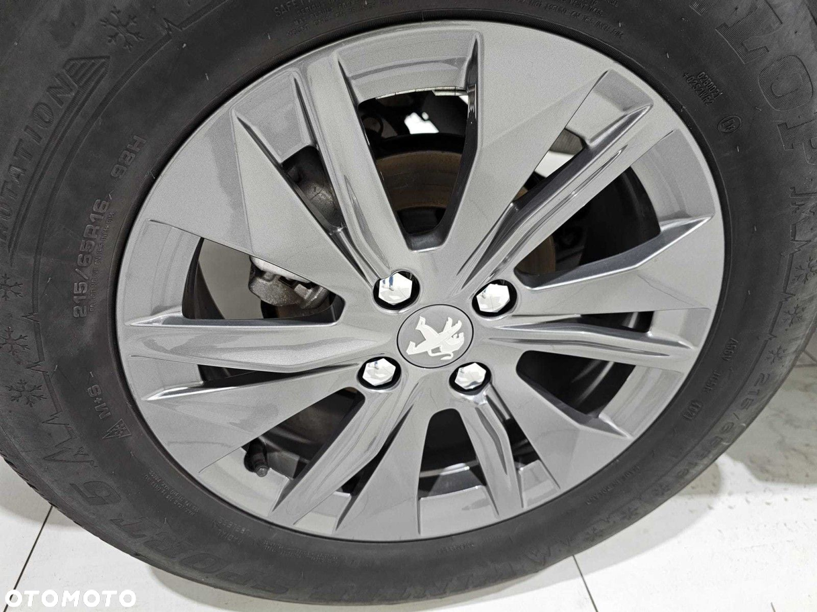 Peugeot 2008 - 9