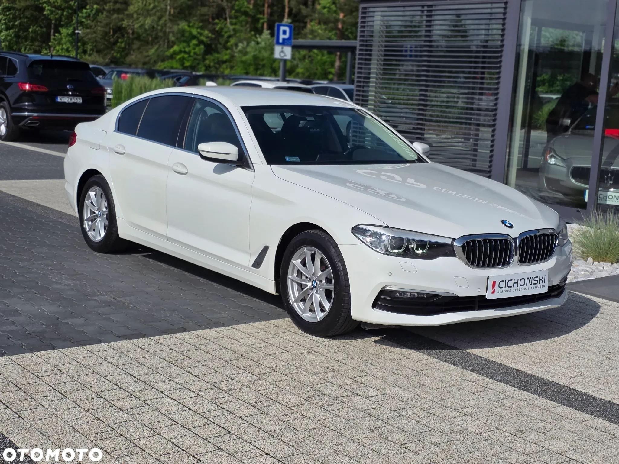BMW Seria 5 520i - 4