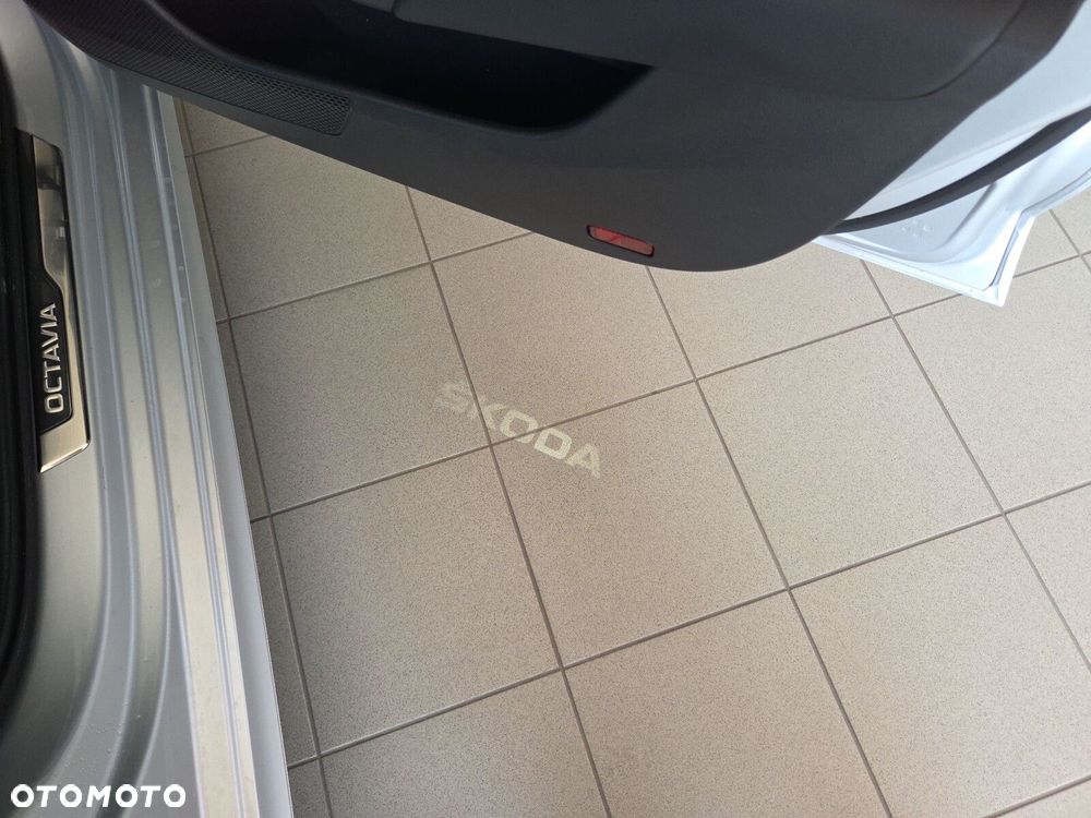 Skoda Octavia 2.0 TSI 4x4 Sportline DSG - 25