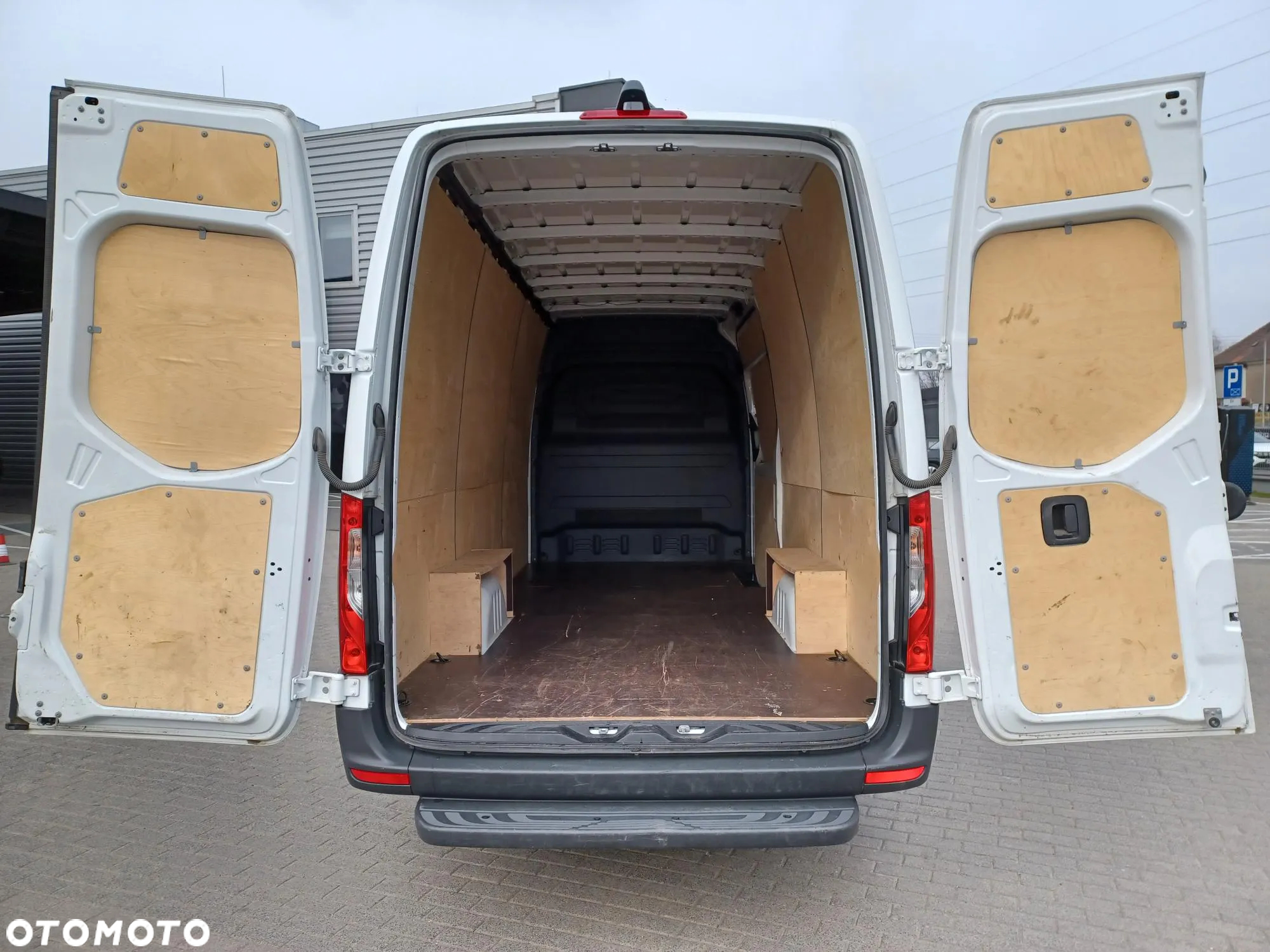 Mercedes-Benz Sprinter 317 - 13