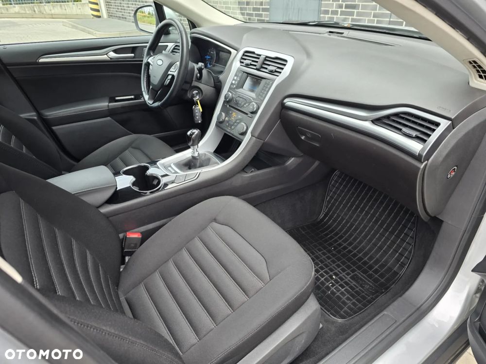 Ford Mondeo 2.0 TDCi Ambiente - 20