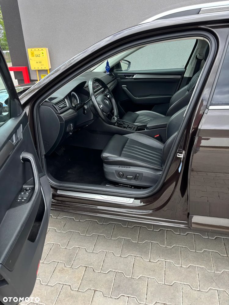 Skoda Superb 2.0 TDI DSG Premium Edition - 14