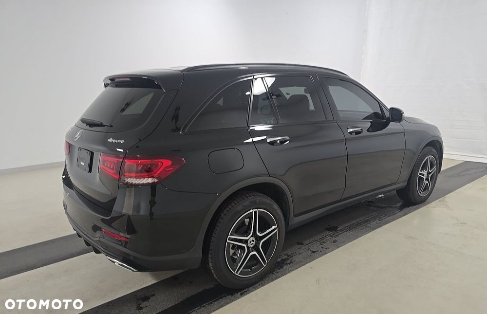 Mercedes-Benz GLC 300 4Matic 9G-TRONIC AMG Line Plus - 6