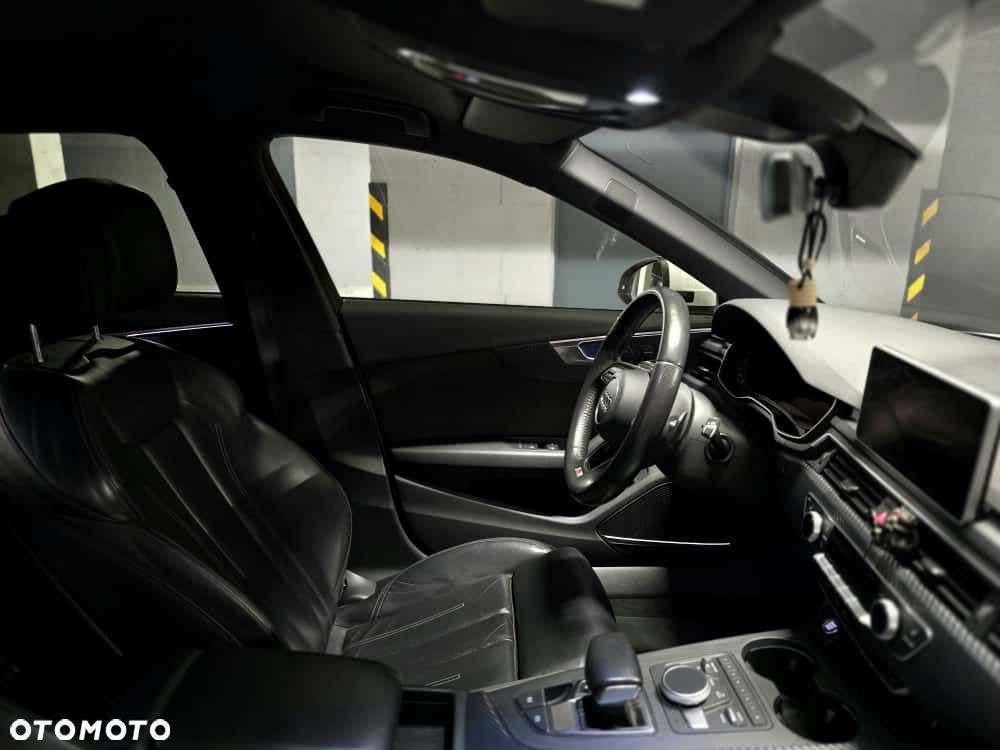 Audi A4 Avant 3.0 TDI S tronic - 32