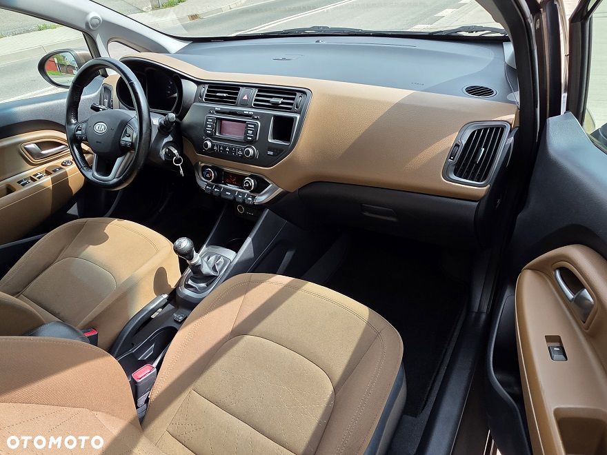 Kia Rio 1.2 Dream Team Edition - 19