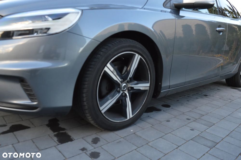 Volvo V40 D2 Drive-E R-Design Momentum - 3