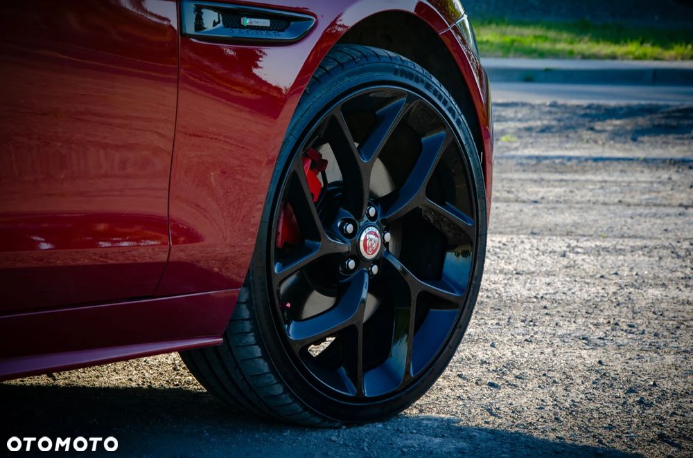 Jaguar XE - 9