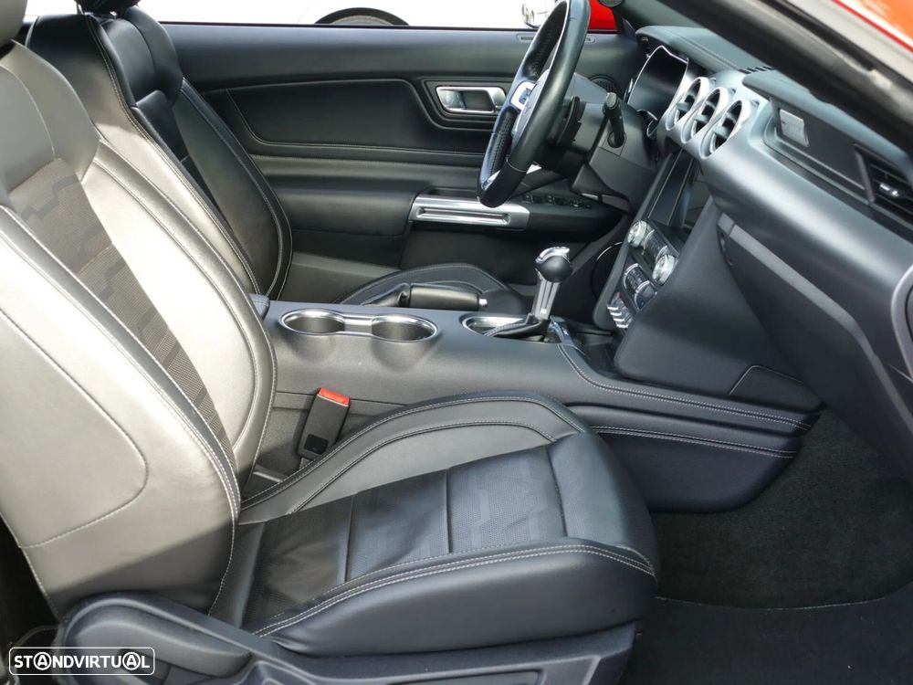 Ford Mustang 2.3i EcoBoost Aut. - 32