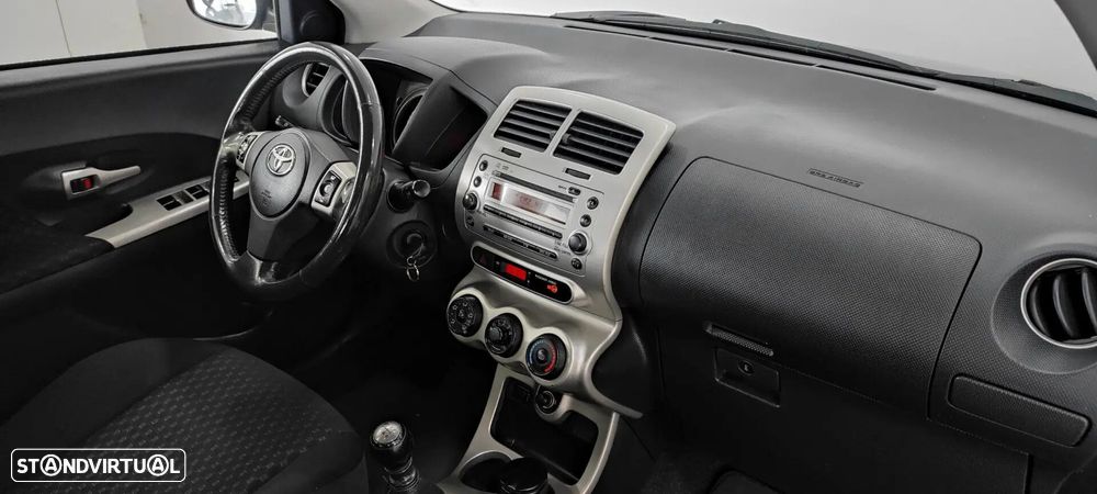 Toyota Urban Cruiser - 24