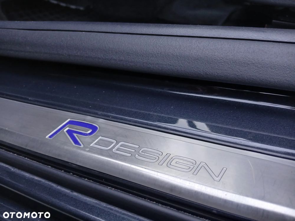 Volvo V60 D3 R-Design - 32