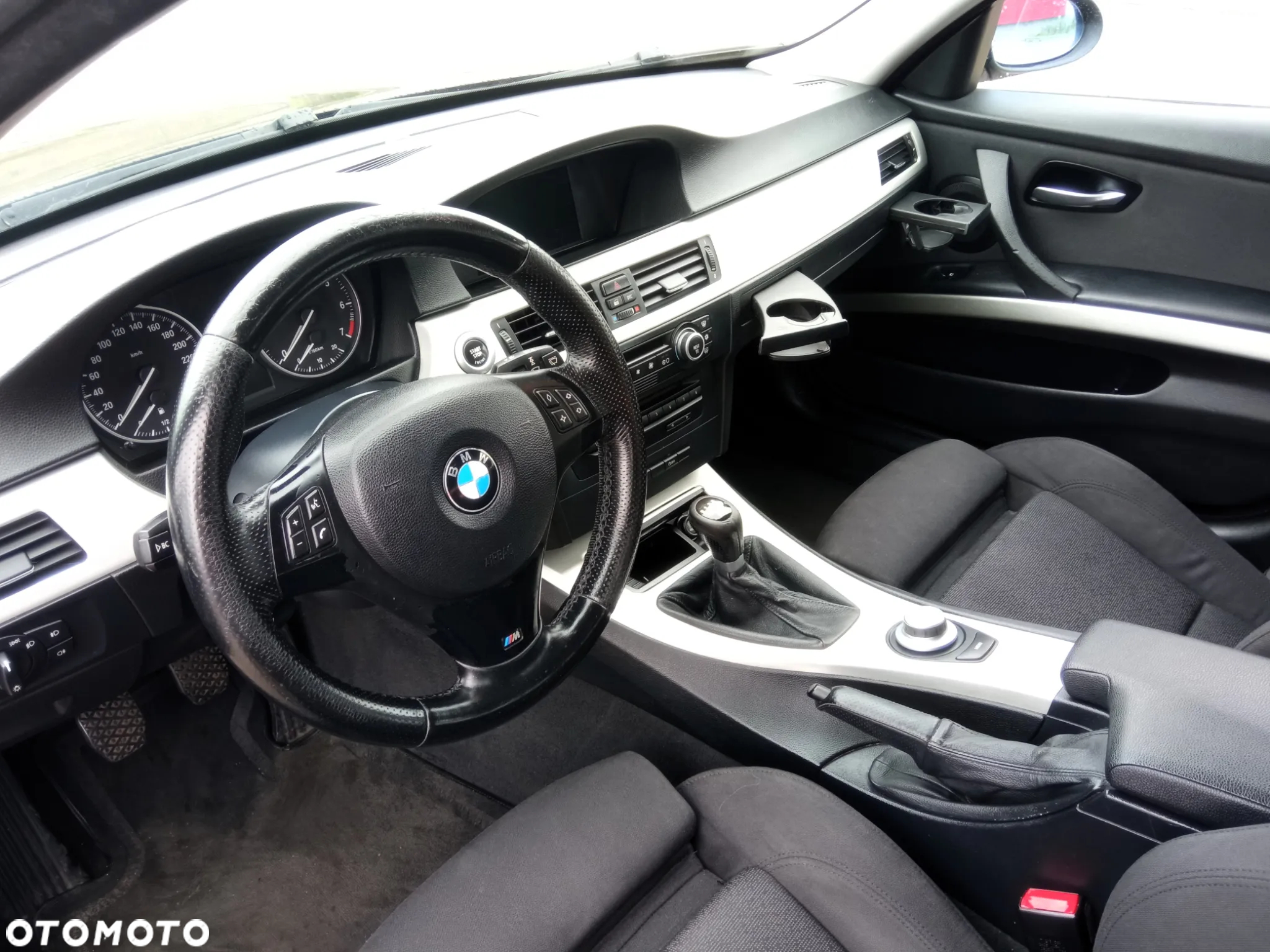 BMW Seria 3 318i Touring Edition Exclusive - 16