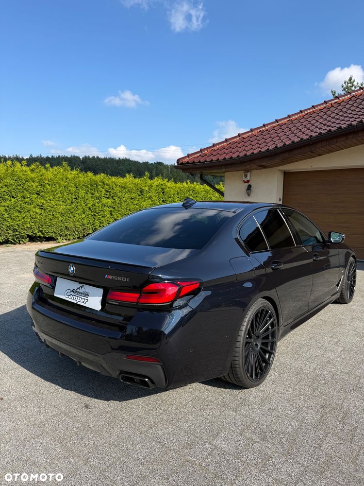 BMW Seria 5 M550i xDrive - 5