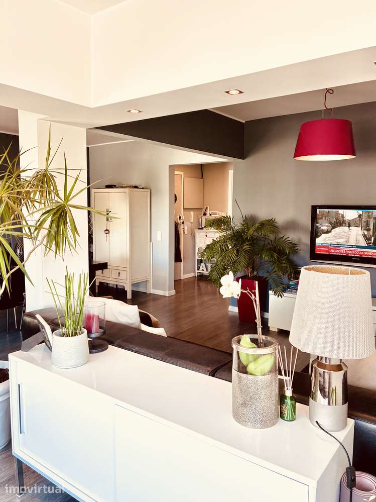 OPEN HOUSE EXCLUSIVO | T3 ÚNICO EM LOMBOS SUL + CAVE 40m² | 12 JUNHO - Grande imagem: 5/33