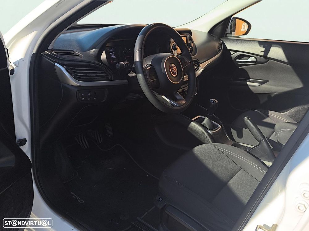 Fiat Tipo Station Wagon 1.3 M-Jet Lounge - 10