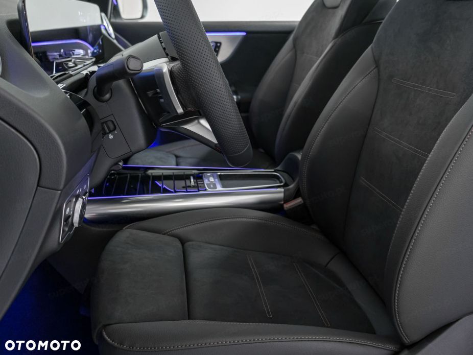 Mercedes-Benz GLA 220 d 4-Matic 8G-DCT - 4