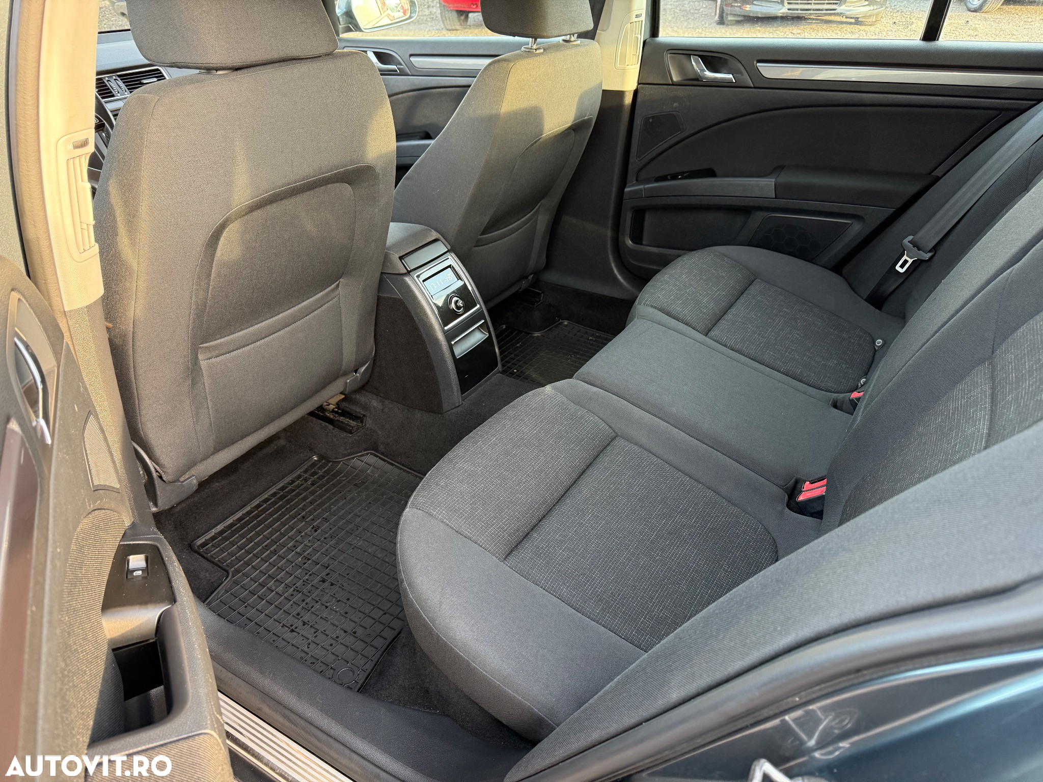 Skoda Superb 2.0 TDI DSG Exclusive - 14