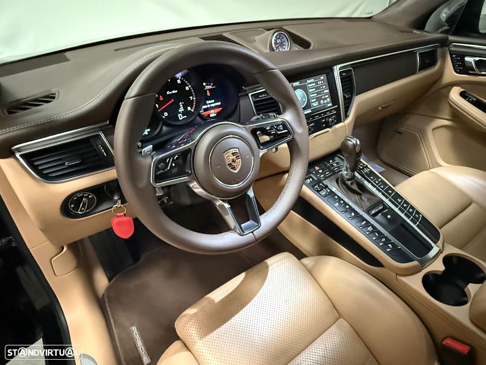 Porsche Macan Turbo - 10