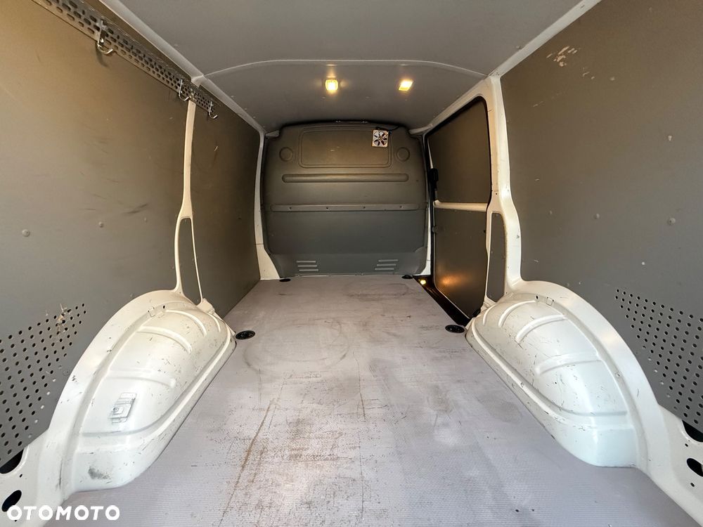 Volkswagen Transporter - 11