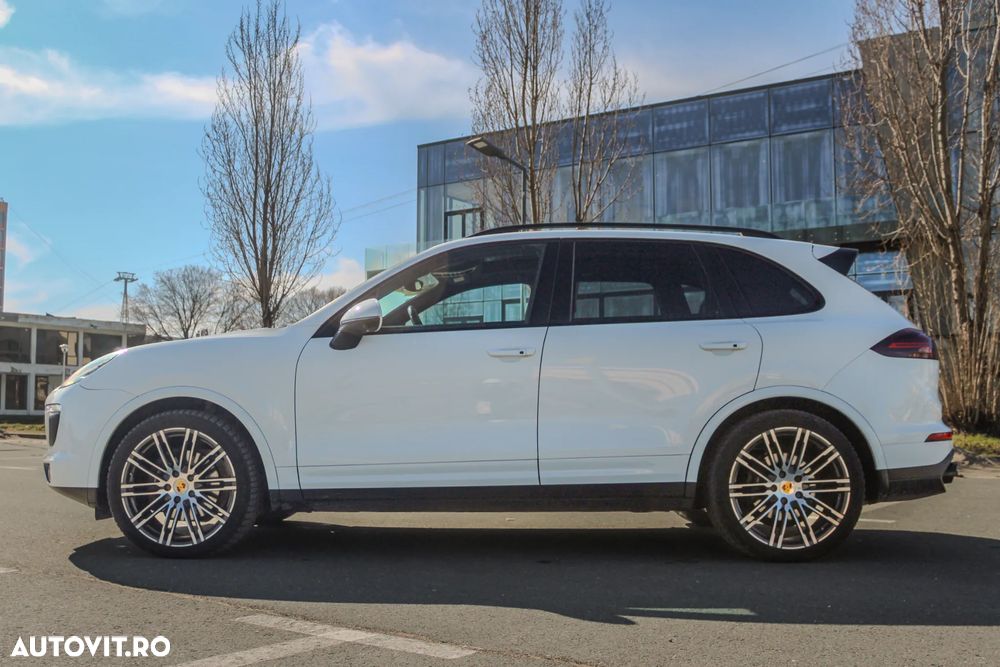 Porsche Cayenne 3.0 L - 3