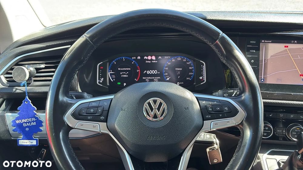 Volkswagen Multivan - 13
