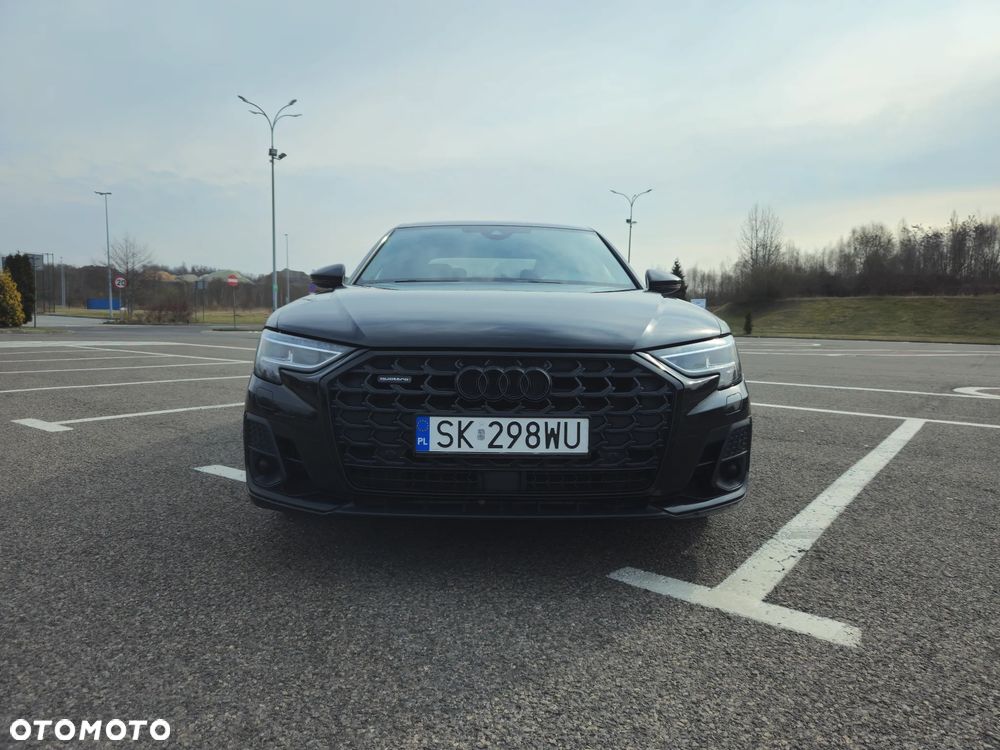 Audi A8 - 8