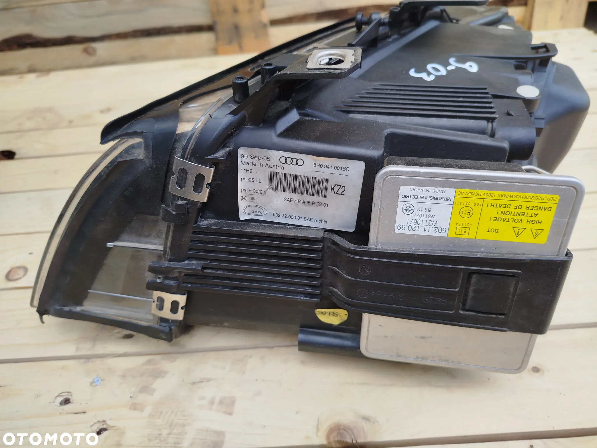 Audi A4 B6 Cabrio Xenon lampa prawa przód prawy - 4