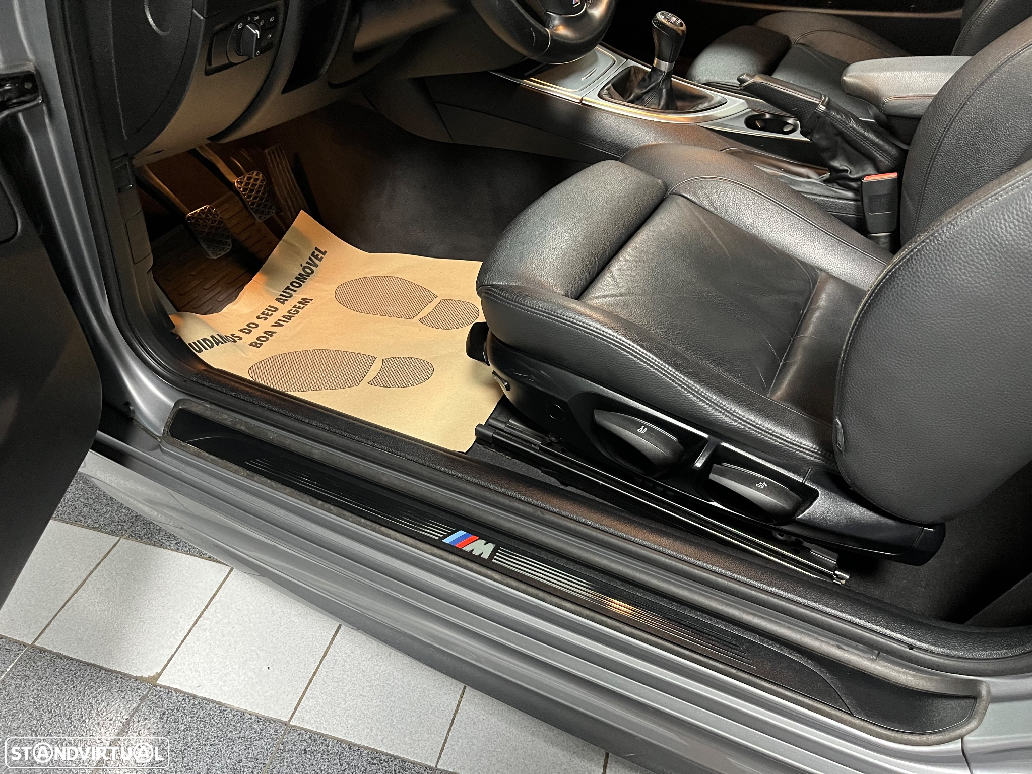 BMW 118 d Cabrio Limited Edition Lifestyle c/ M Sport Pack - 35