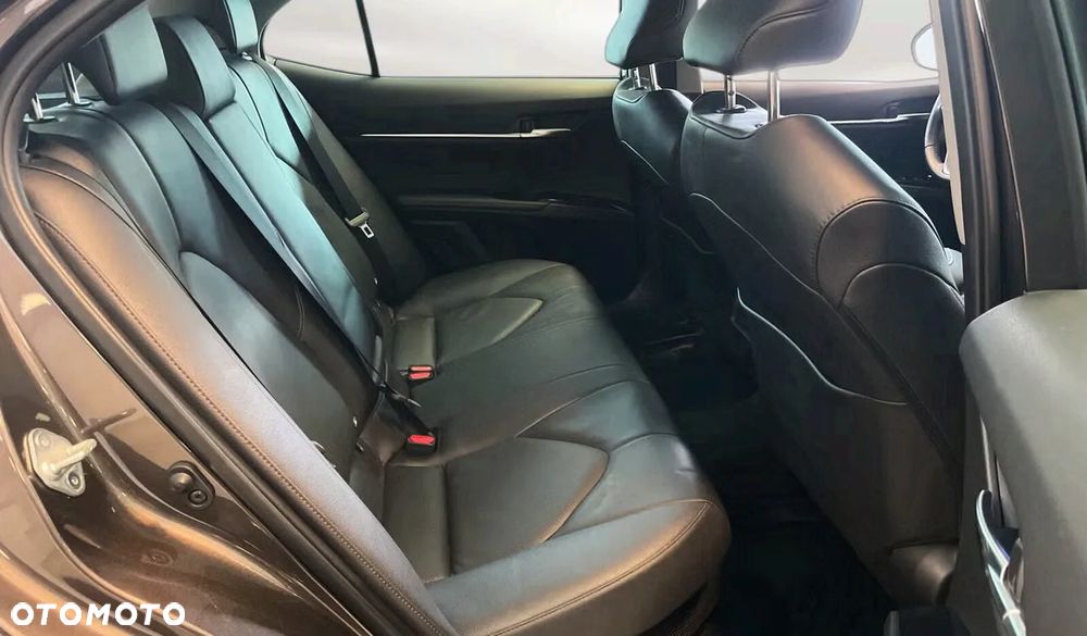 Toyota Camry Executive - 9