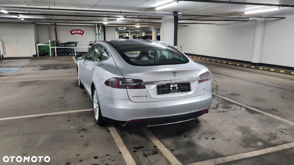 Tesla Model S 85 - 7