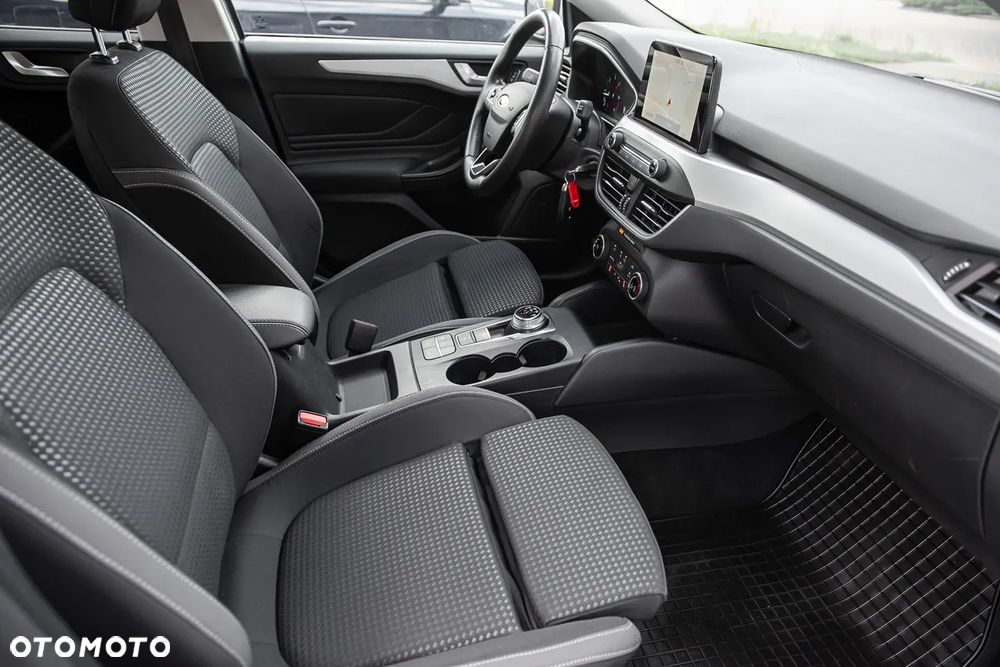 Ford Focus 1.5 EcoBlue Start-Stopp-System TITANIUM - 32