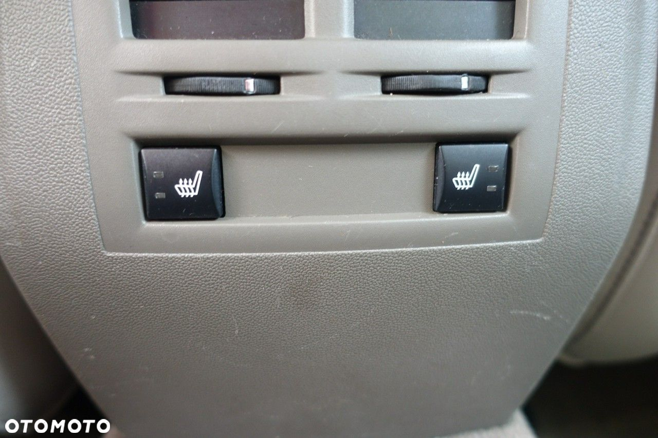Chrysler 300C - 15