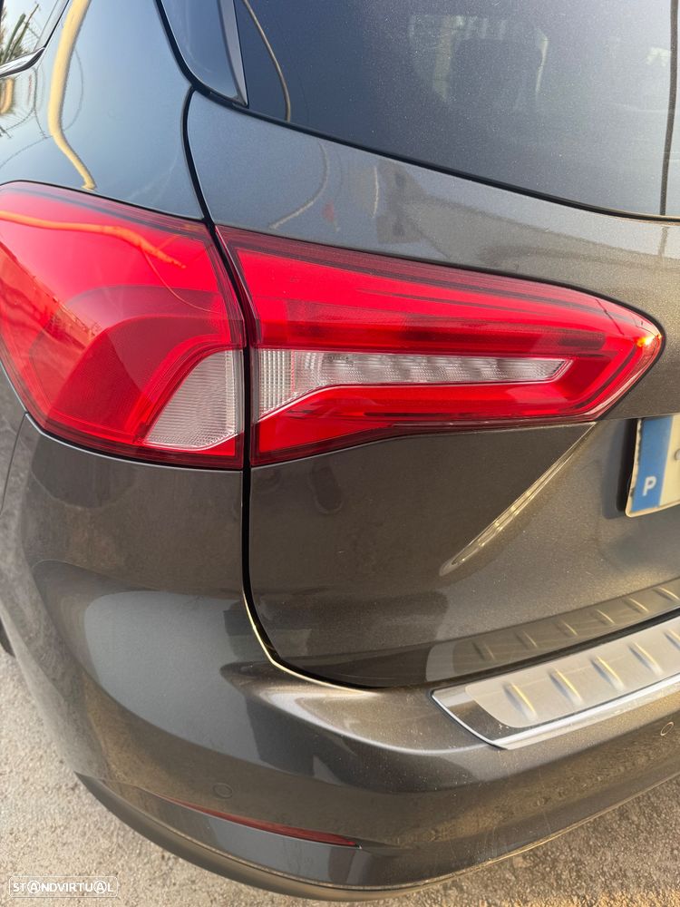 Ford Focus SW 1.5 TDCi EcoBlue Business - 4