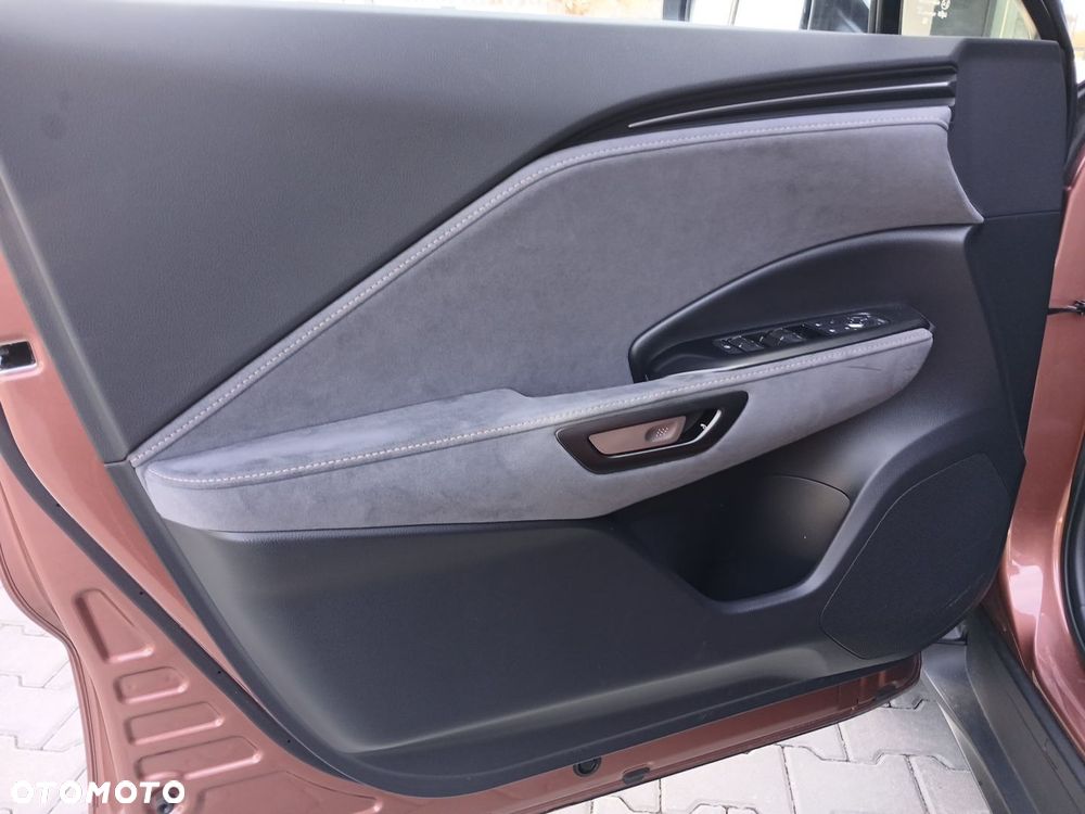 Lexus LBX 1.5 Hybrid Cool AWD - 22