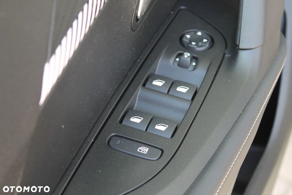 Peugeot 2008 PureTech 100 Stop&Start Allure - 19