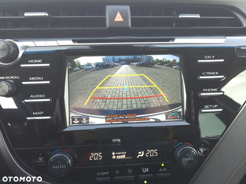 Toyota Camry 2.5 Hybrid Comfort CVT - 31