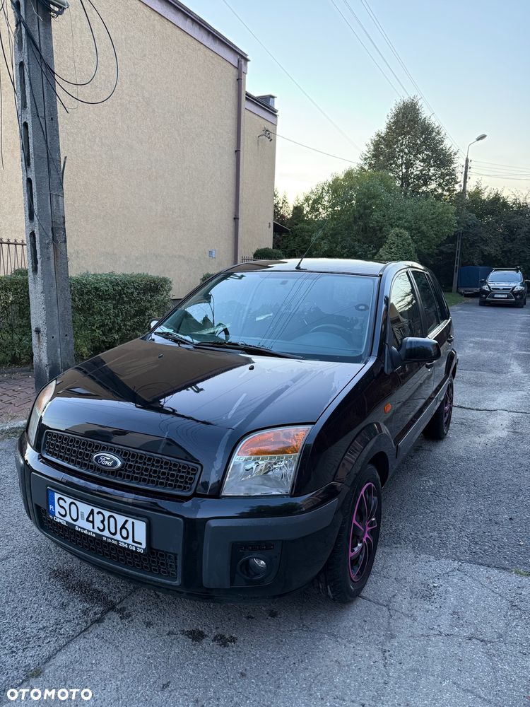 Ford Fusion - 2