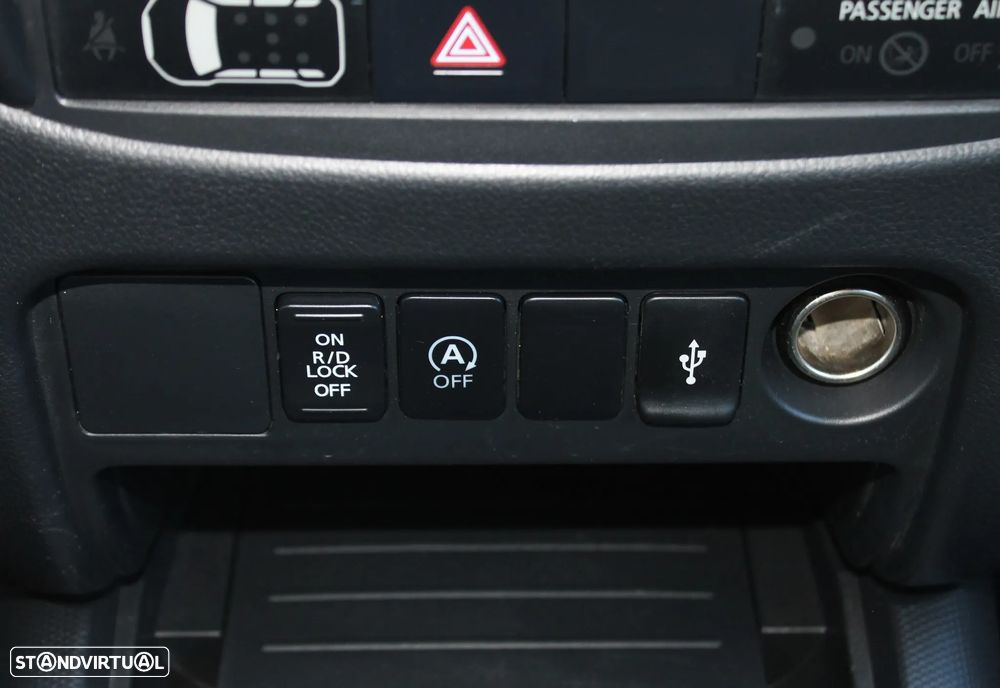 Mitsubishi L200 2.3 DI-D CD Invite 4WD - 32