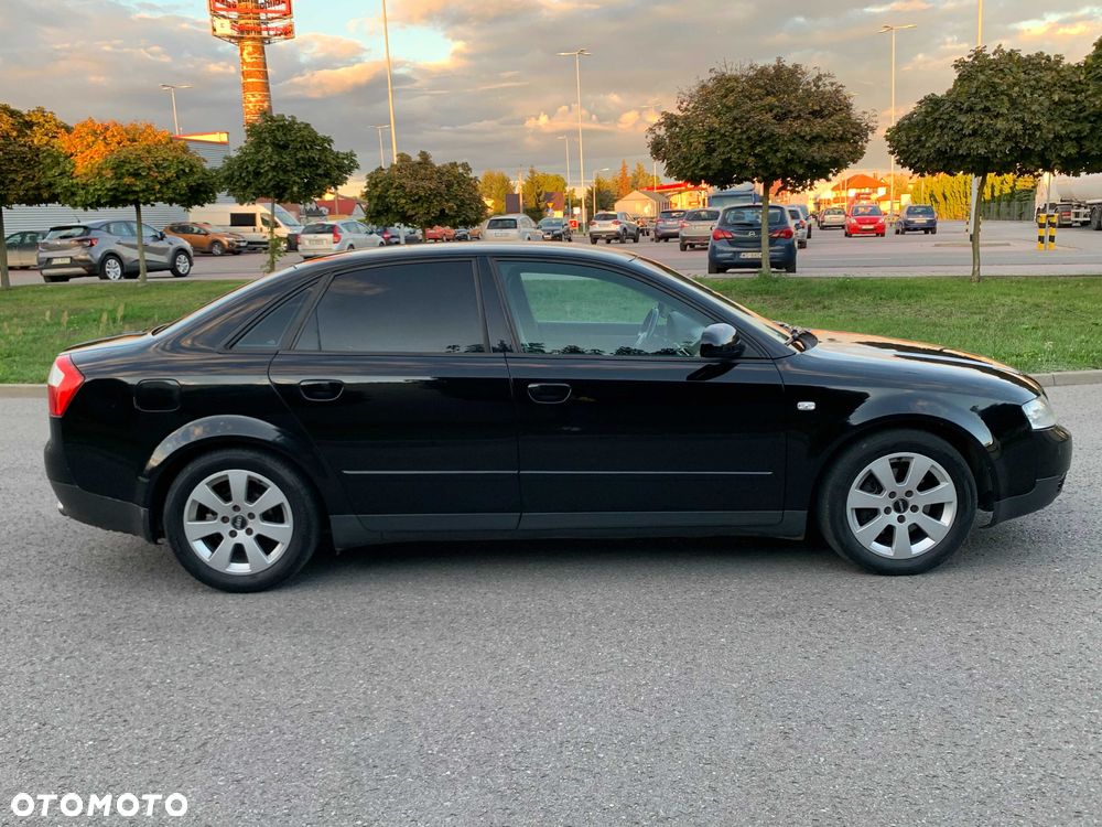 Audi A4 Limousine - 5