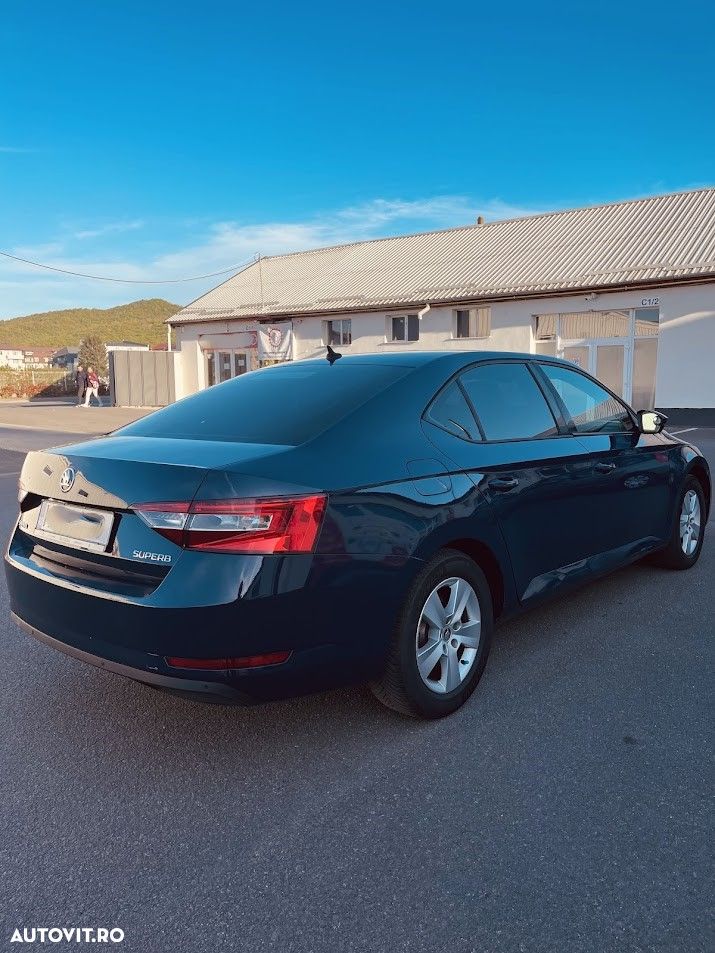 Skoda Superb 2.0 TDI Ambition - 4