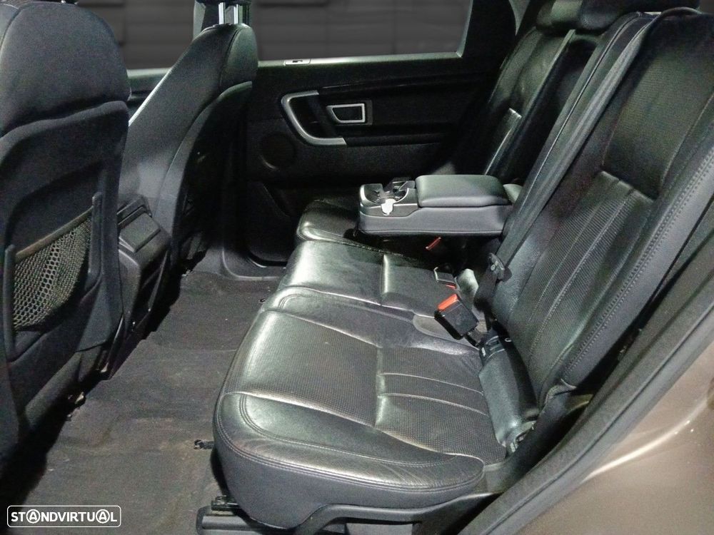 Land Rover Discovery Sport 2.0 D AWD R-Dynamic S - 9