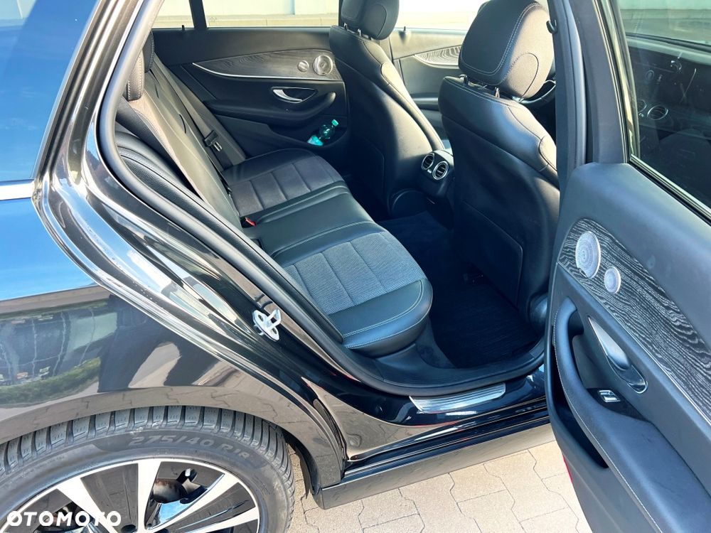 Mercedes-Benz Klasa E 300 de 4Matic 9G-TRONIC AMG Line - 19